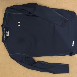 UA Cold Gear long sleeve shirt. Can wear to the beach.
